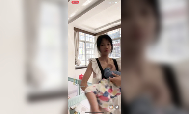 最新《瘋狂抖音》外篇之《抖音擦邊2》顏值主播各顯神通 閃現走光 刷邊尿尿熱舞 扣逼漏奶 (105)