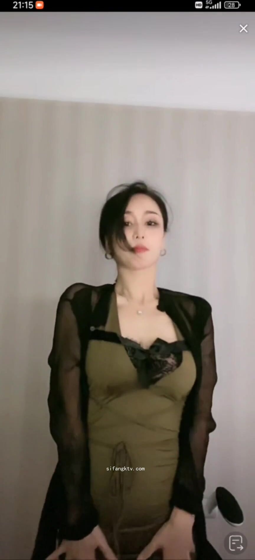 最新《瘋狂抖音》外篇之《抖音擦邊2》顏值主播各顯神通 閃現走光 刷邊尿尿熱舞 扣逼漏奶 (182)