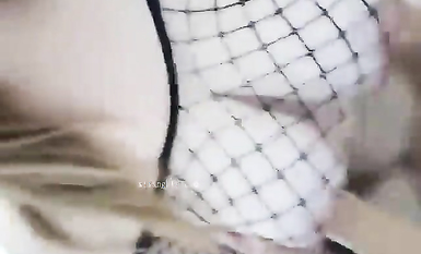 重磅推薦！淫盪肥臀人妻母狗【見過騷的 沒見過這么騷的】喜歡戶外露出，喜歡被很多男人操 (10)