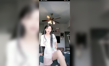 最新《瘋狂抖音》外篇之《抖音擦邊2》顏值主播各顯神通 閃現走光 刷邊尿尿熱舞 扣逼漏奶 (3)