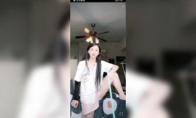 最新《瘋狂抖音》外篇之《抖音擦邊2》顏值主播各顯神通 閃現走光 刷邊尿尿熱舞 扣逼漏奶 (3)