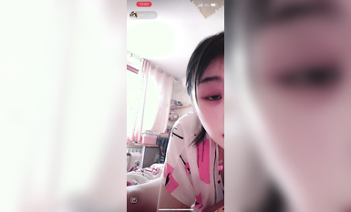 最新《瘋狂抖音》外篇之《抖音擦邊2》顏值主播各顯神通 閃現走光 刷邊尿尿熱舞 扣逼漏奶 (36)