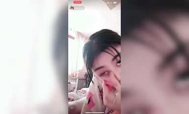 最新《瘋狂抖音》外篇之《抖音擦邊2》顏值主播各顯神通 閃現走光 刷邊尿尿熱舞 扣逼漏奶 (36)