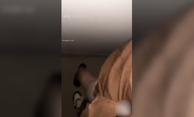 大神和脾氣火爆【堂妹亂倫事件】後續來了！堂妹的身材數一數二啊，搞定了她之後，就摸個大腿沒一會她內褲居然濕了2