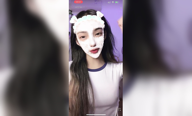 最新《瘋狂抖音》外篇之《抖音擦邊2》顏值主播各顯神通 閃現走光 刷邊尿尿熱舞 扣逼漏奶 (124)