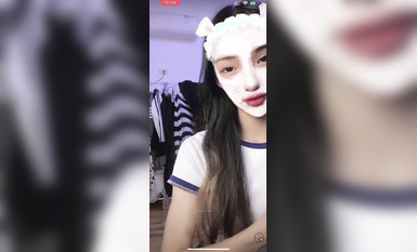 最新《瘋狂抖音》外篇之《抖音擦邊2》顏值主播各顯神通 閃現走光 刷邊尿尿熱舞 扣逼漏奶 (124)