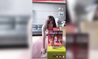 最新《瘋狂抖音》外篇之《抖音擦邊2》顏值主播各顯神通 閃現走光 刷邊尿尿熱舞 扣逼漏奶 (114)