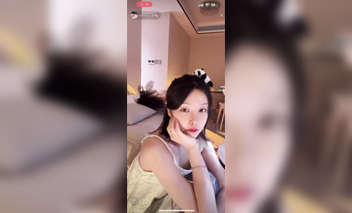 最新《瘋狂抖音》外篇之《抖音擦邊2》顏值主播各顯神通 閃現走光 刷邊尿尿熱舞 扣逼漏奶 (75)