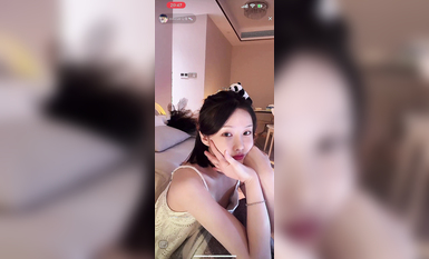 最新《瘋狂抖音》外篇之《抖音擦邊2》顏值主播各顯神通 閃現走光 刷邊尿尿熱舞 扣逼漏奶 (75)