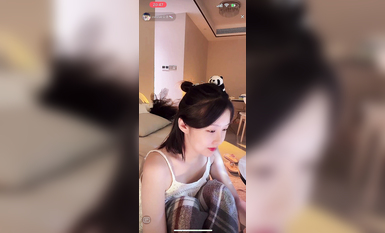 最新《瘋狂抖音》外篇之《抖音擦邊2》顏值主播各顯神通 閃現走光 刷邊尿尿熱舞 扣逼漏奶 (75)