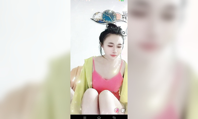 最新《瘋狂抖音》外篇之《抖音擦邊2》顏值主播各顯神通 閃現走光 刷邊尿尿熱舞 扣逼漏奶 (83)