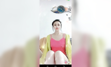 最新《瘋狂抖音》外篇之《抖音擦邊2》顏值主播各顯神通 閃現走光 刷邊尿尿熱舞 扣逼漏奶 (83)