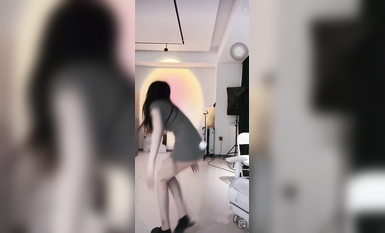 最新《瘋狂抖音》外篇之《抖音擦邊2》顏值主播各顯神通 閃現走光 刷邊尿尿熱舞 扣逼漏奶 (122)