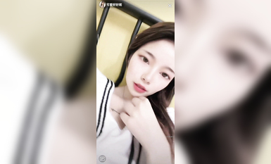 最新《瘋狂抖音》外篇之《抖音擦邊2》顏值主播各顯神通 閃現走光 刷邊尿尿熱舞 扣逼漏奶 (149)