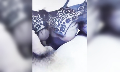 重磅推薦！淫盪肥臀人妻母狗【見過騷的 沒見過這么騷的】喜歡戶外露出，喜歡被很多男人操 (94)