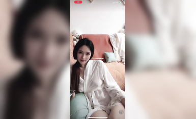 最新《瘋狂抖音》外篇之《抖音擦邊2》顏值主播各顯神通 閃現走光 刷邊尿尿熱舞 扣逼漏奶 (108)