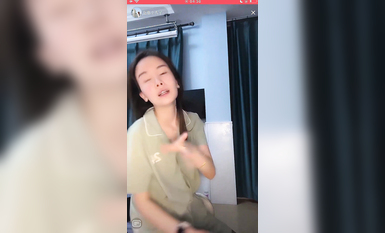 最新《瘋狂抖音》外篇之《抖音擦邊2》顏值主播各顯神通 閃現走光 刷邊尿尿熱舞 扣逼漏奶 (40)