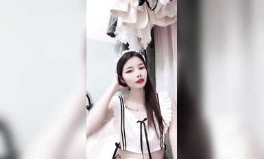 最新《瘋狂抖音》外篇之《抖音擦邊2》顏值主播各顯神通 閃現走光 刷邊尿尿熱舞 扣逼漏奶 (148)