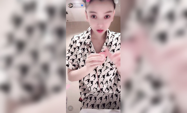 最新《瘋狂抖音》外篇之《抖音擦邊2》顏值主播各顯神通 閃現走光 刷邊尿尿熱舞 扣逼漏奶 (143)