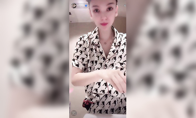 最新《瘋狂抖音》外篇之《抖音擦邊2》顏值主播各顯神通 閃現走光 刷邊尿尿熱舞 扣逼漏奶 (143)