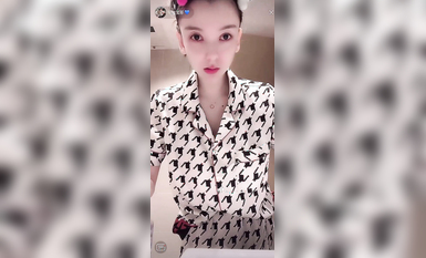 最新《瘋狂抖音》外篇之《抖音擦邊2》顏值主播各顯神通 閃現走光 刷邊尿尿熱舞 扣逼漏奶 (143)