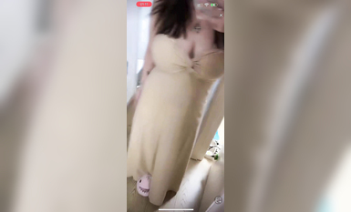 最新《瘋狂抖音》外篇之《抖音擦邊2》顏值主播各顯神通 閃現走光 刷邊尿尿熱舞 扣逼漏奶 (125)