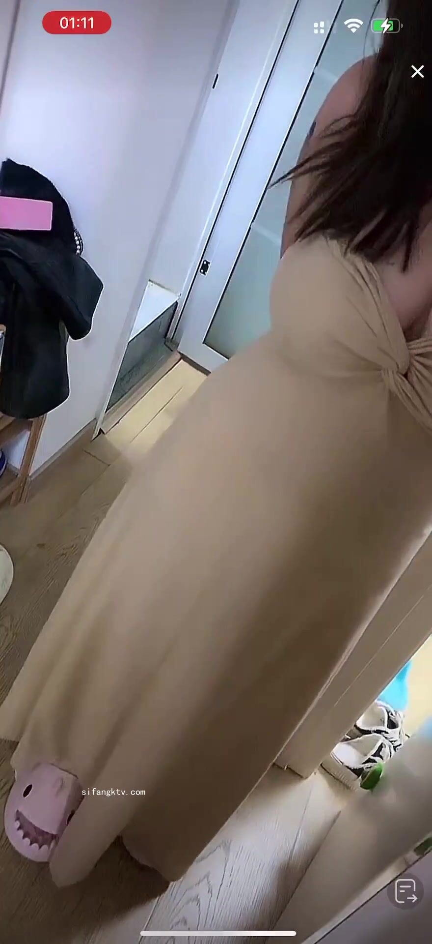 最新《瘋狂抖音》外篇之《抖音擦邊2》顏值主播各顯神通 閃現走光 刷邊尿尿熱舞 扣逼漏奶 (125)