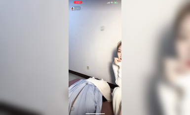 最新《瘋狂抖音》外篇之《抖音擦邊2》顏值主播各顯神通 閃現走光 刷邊尿尿熱舞 扣逼漏奶 (77)