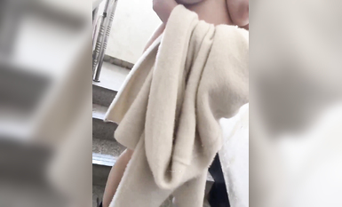 重磅推薦！淫盪肥臀人妻母狗【見過騷的 沒見過這么騷的】喜歡戶外露出，喜歡被很多男人操 (31)