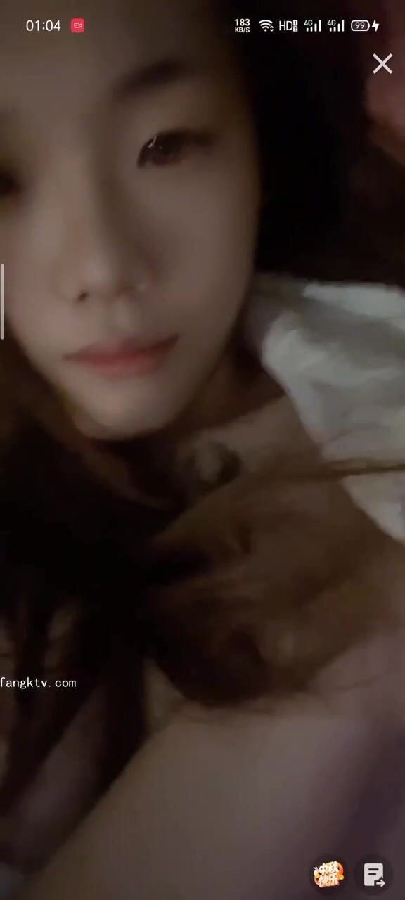 最新《瘋狂抖音》外篇之《抖音擦邊2》顏值主播各顯神通 閃現走光 刷邊尿尿熱舞 扣逼漏奶 (63)