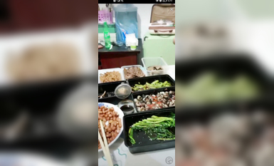 最新《瘋狂抖音》外篇之《抖音擦邊2》顏值主播各顯神通 閃現走光 刷邊尿尿熱舞 扣逼漏奶 (53)