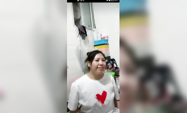 最新《瘋狂抖音》外篇之《抖音擦邊2》顏值主播各顯神通 閃現走光 刷邊尿尿熱舞 扣逼漏奶 (53)