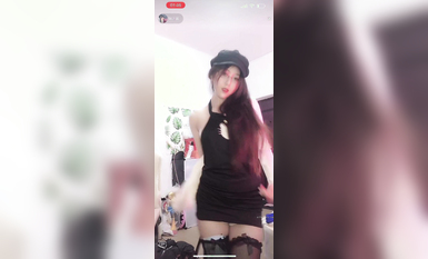 最新《瘋狂抖音》外篇之《抖音擦邊2》顏值主播各顯神通 閃現走光 刷邊尿尿熱舞 扣逼漏奶 (32)