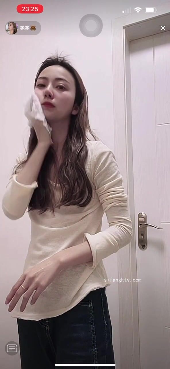 最新《瘋狂抖音》外篇之《抖音擦邊2》顏值主播各顯神通 閃現走光 刷邊尿尿熱舞 扣逼漏奶 (145)