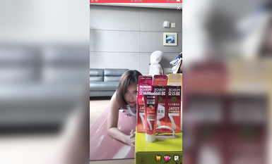 最新《瘋狂抖音》外篇之《抖音擦邊2》顏值主播各顯神通 閃現走光 刷邊尿尿熱舞 扣逼漏奶 (115)