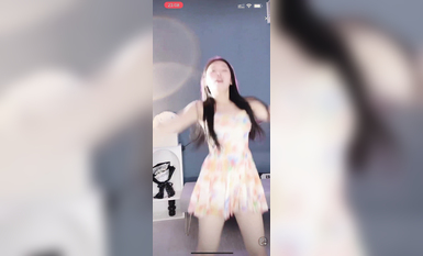 最新《瘋狂抖音》外篇之《抖音擦邊2》顏值主播各顯神通 閃現走光 刷邊尿尿熱舞 扣逼漏奶 (123)