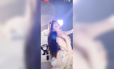 最新《瘋狂抖音》外篇之《抖音擦邊2》顏值主播各顯神通 閃現走光 刷邊尿尿熱舞 扣逼漏奶 (123)