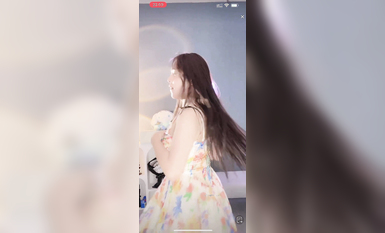 最新《瘋狂抖音》外篇之《抖音擦邊2》顏值主播各顯神通 閃現走光 刷邊尿尿熱舞 扣逼漏奶 (123)