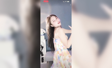 最新《瘋狂抖音》外篇之《抖音擦邊2》顏值主播各顯神通 閃現走光 刷邊尿尿熱舞 扣逼漏奶 (123)