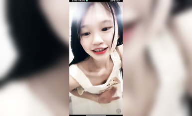 最新《瘋狂抖音》外篇之《抖音擦邊2》顏值主播各顯神通 閃現走光 刷邊尿尿熱舞 扣逼漏奶 (44)