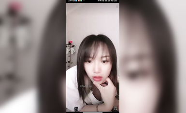 最新《瘋狂抖音》外篇之《抖音擦邊2》顏值主播各顯神通 閃現走光 刷邊尿尿熱舞 扣逼漏奶 (205)