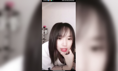 最新《瘋狂抖音》外篇之《抖音擦邊2》顏值主播各顯神通 閃現走光 刷邊尿尿熱舞 扣逼漏奶 (205)