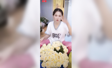 最新《瘋狂抖音》外篇之《抖音擦邊2》顏值主播各顯神通 閃現走光 刷邊尿尿熱舞 扣逼漏奶 (86)