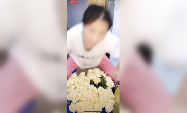 最新《瘋狂抖音》外篇之《抖音擦邊2》顏值主播各顯神通 閃現走光 刷邊尿尿熱舞 扣逼漏奶 (86)