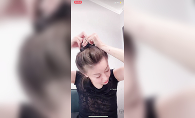 最新《瘋狂抖音》外篇之《抖音擦邊2》顏值主播各顯神通 閃現走光 刷邊尿尿熱舞 扣逼漏奶 (70)