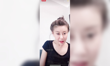 最新《瘋狂抖音》外篇之《抖音擦邊2》顏值主播各顯神通 閃現走光 刷邊尿尿熱舞 扣逼漏奶 (70)