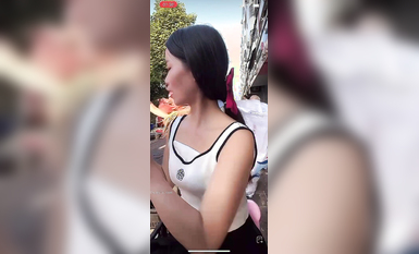 最新《瘋狂抖音》外篇之《抖音擦邊2》顏值主播各顯神通 閃現走光 刷邊尿尿熱舞 扣逼漏奶 (88)