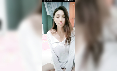 最新《瘋狂抖音》外篇之《抖音擦邊2》顏值主播各顯神通 閃現走光 刷邊尿尿熱舞 扣逼漏奶 (21)