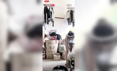 最新《瘋狂抖音》外篇之《抖音擦邊2》顏值主播各顯神通 閃現走光 刷邊尿尿熱舞 扣逼漏奶 (18)