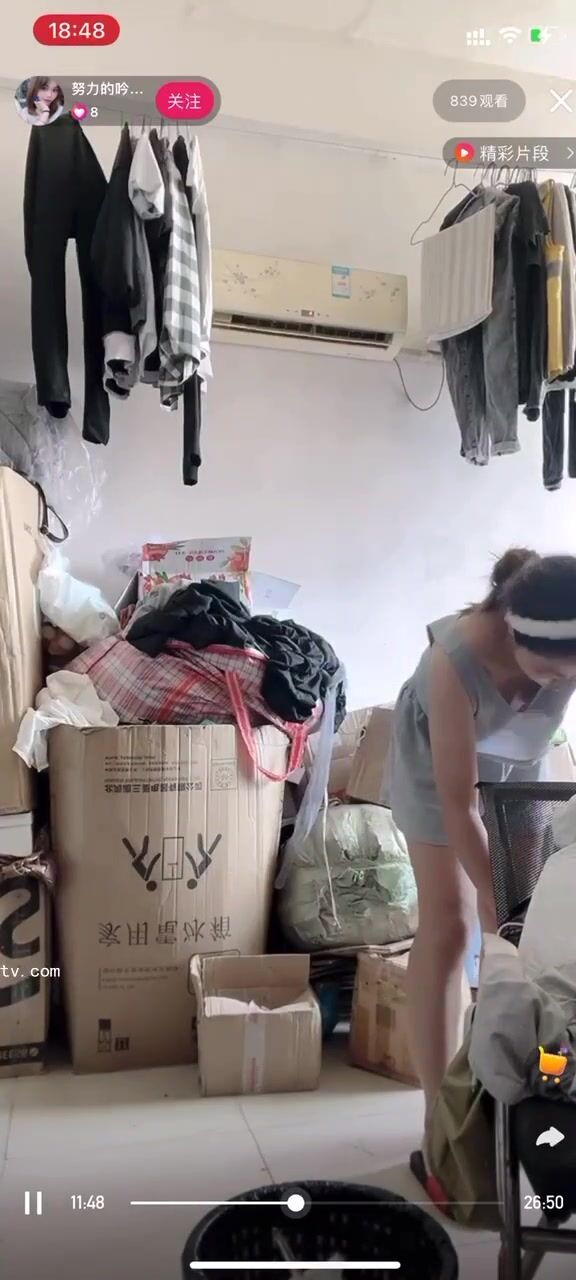 最新《瘋狂抖音》外篇之《抖音擦邊2》顏值主播各顯神通 閃現走光 刷邊尿尿熱舞 扣逼漏奶 (18)